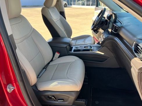 Used 2020 Ford Explorer Platinum w/ Premium Technology Package image 17