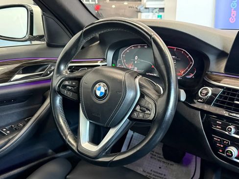 Used 2020 BMW 530i w/ Premium Package RWD image 11