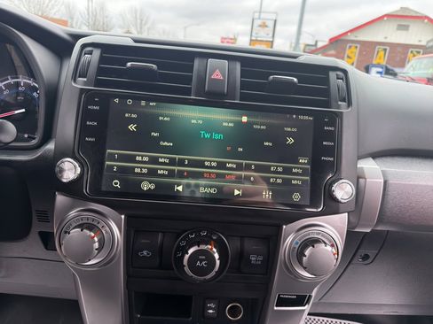 Used 2014 Toyota 4Runner SR5 Premium image 20