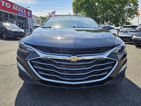 Used 2022 Chevrolet Malibu LS FWD image 2