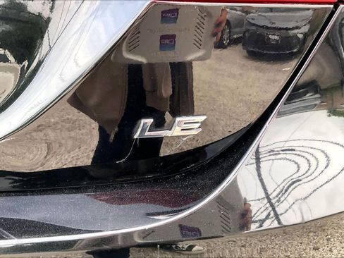 Used 2022 Toyota Camry LE FWD image 10