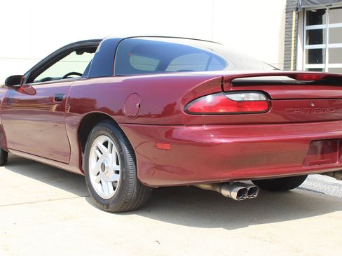 Used 1995 Chevrolet Camaro Z28 RWD image 25