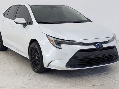 Used 2024 Toyota Corolla LE image 7