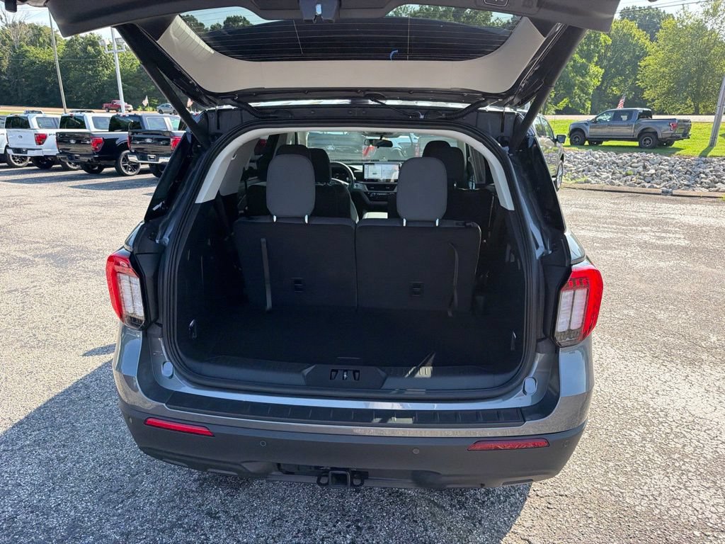 New 2026 Ford Explorer Active RWD image 10