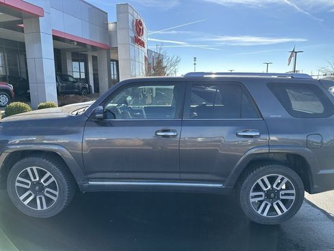 Used 2018 Toyota 4Runner Limited image 5