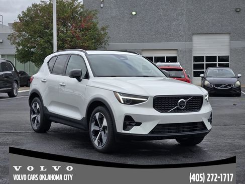 Used 2026 Volvo XC40 B5 Plus w/ Protection Package Premier AWD/4WD image 2