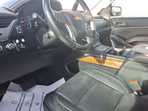 Used 2020 Chevrolet Suburban Premier image 14