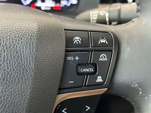 Used 2023 Toyota Crown AWD/4WD image 26