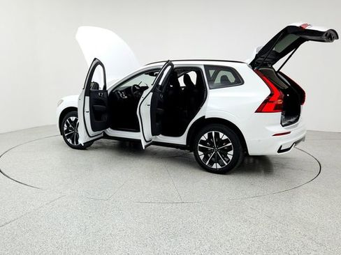 New 2026 Volvo XC60 B5 Plus w/ Climate Package image 12