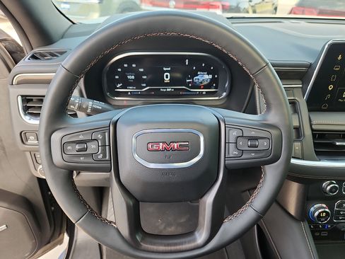 Used 2024 GMC Yukon AT4 w/ Technology Package AWD/4WD image 16