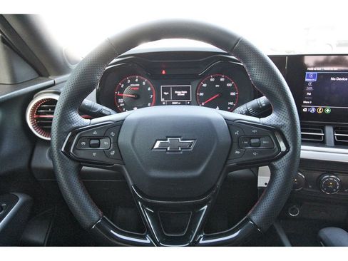 Used 2024 Chevrolet Trax RS w/ Sunroof Package FWD image 14
