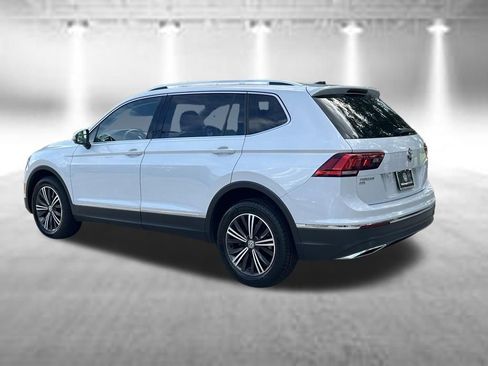 Used 2018 Volkswagen Tiguan SEL w/ 3rd Row Seat Package AWD/4WD image 3
