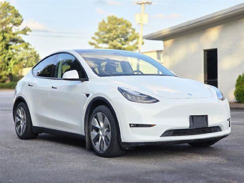 Used 2021 Tesla Model Y Long Range AWD/4WD image 9