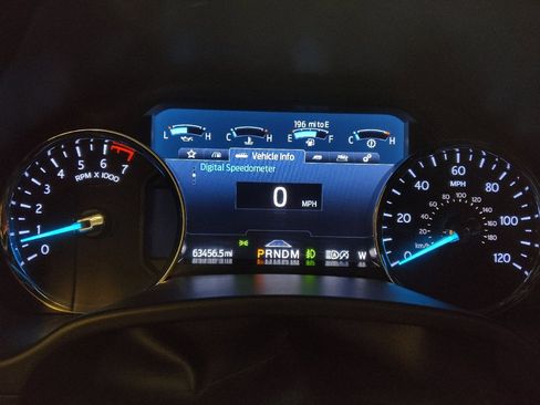 Used 2021 Ford Expedition XLT image 23