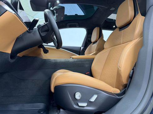 Used 2026 Lucid Gravity Dream image 16