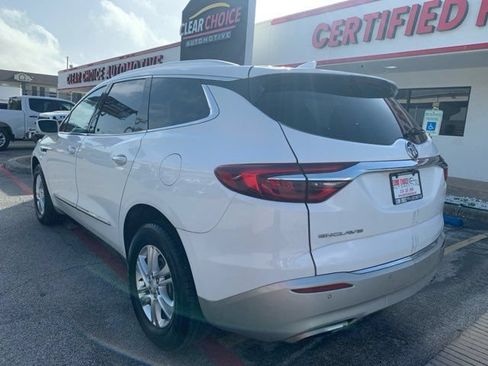 Used 2020 Buick Enclave Essence FWD image 2
