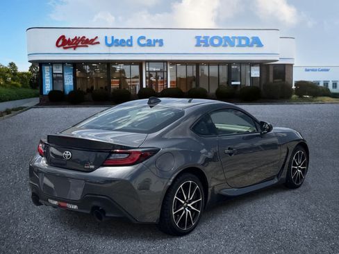 Used 2025 Toyota GR86 RWD image 5