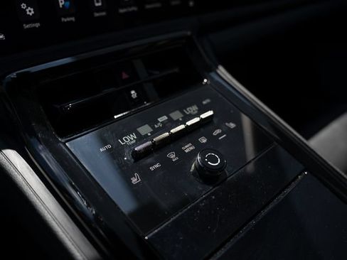 Certified 2025 Porsche Panamera 4 AWD/4WD image 26