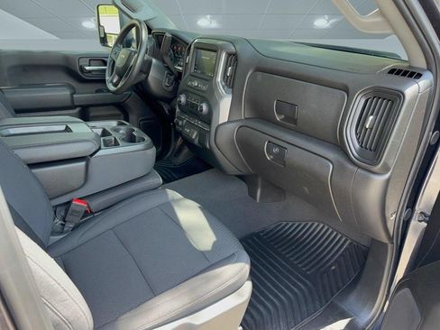 Used 2024 Chevrolet Silverado 2500 Custom AWD/4WD image 30