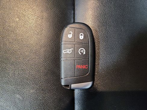 Used 2019 Jeep Grand Cherokee Limited RWD image 32