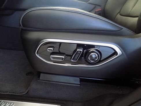 New 2025 Jeep Grand Cherokee L Overland image 24