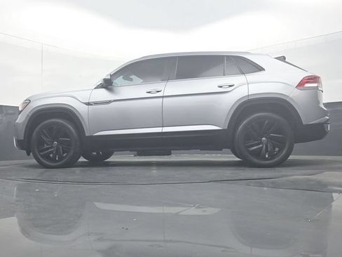 Used 2022 Volkswagen Atlas Cross Sport SE AWD/4WD image 30