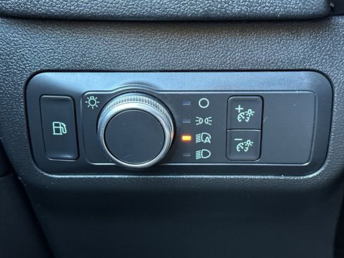 Used 2020 Ford Escape SE Sport image 31