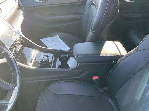 New 2025 Jeep Grand Cherokee Altitude image 20