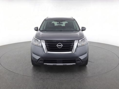 Used 2025 Nissan Pathfinder SV FWD image 5