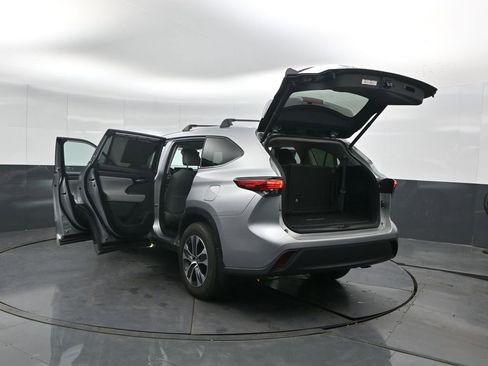 Used 2023 Toyota Highlander XLE image 64