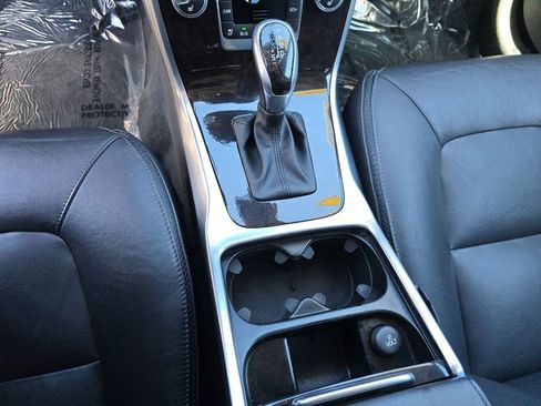 Used 2016 Volvo XC70 T5 Premier w/ Proximity Package image 31