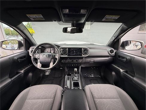 Used 2019 Toyota Tacoma TRD Sport RWD image 24