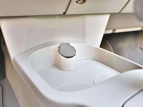 Used 2007 Volkswagen Beetle 2.5 Convertible 2D image 15