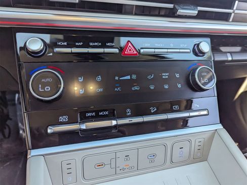 Used 2024 Hyundai Santa Fe Calligraphy image 30