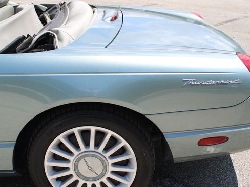 Used 2004 Ford Thunderbird Pacific Coast RWD image 29