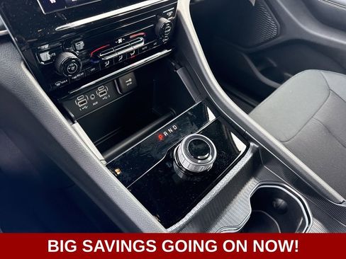 New 2025 Jeep Grand Cherokee Laredo image 30