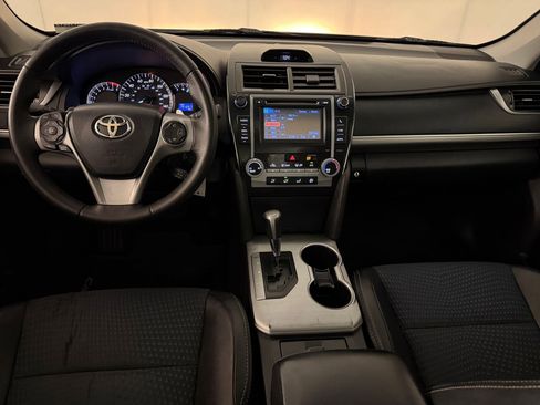 Used 2012 Toyota Camry SE FWD image 17