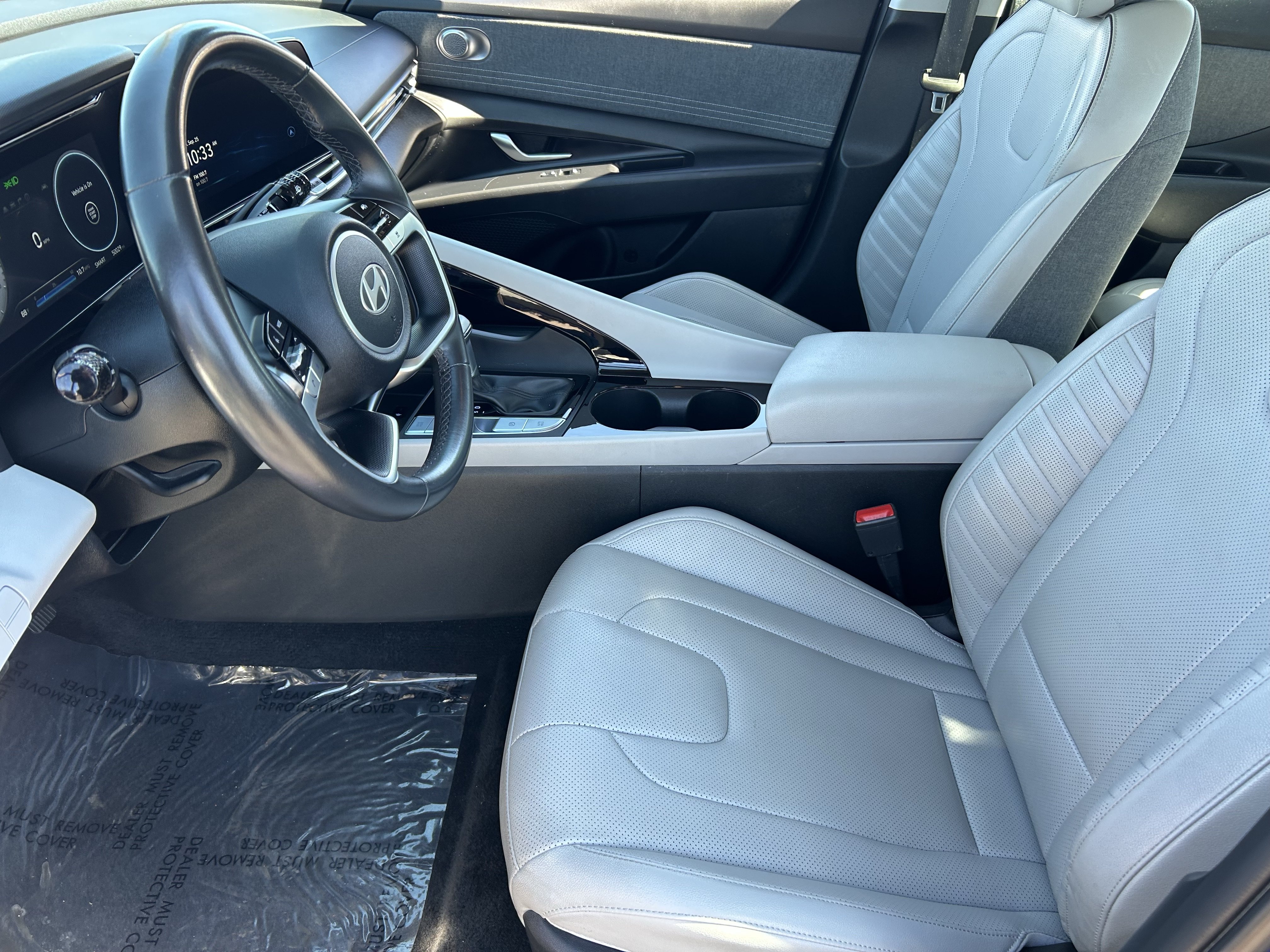 Used 2025 Hyundai Elantra Limited FWD image 18