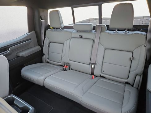 Used 2023 GMC Sierra 1500 SLT w/ SLT Premium Package image 9