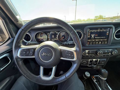 Used 2019 Jeep Wrangler Unlimited Sahara AWD/4WD image 22