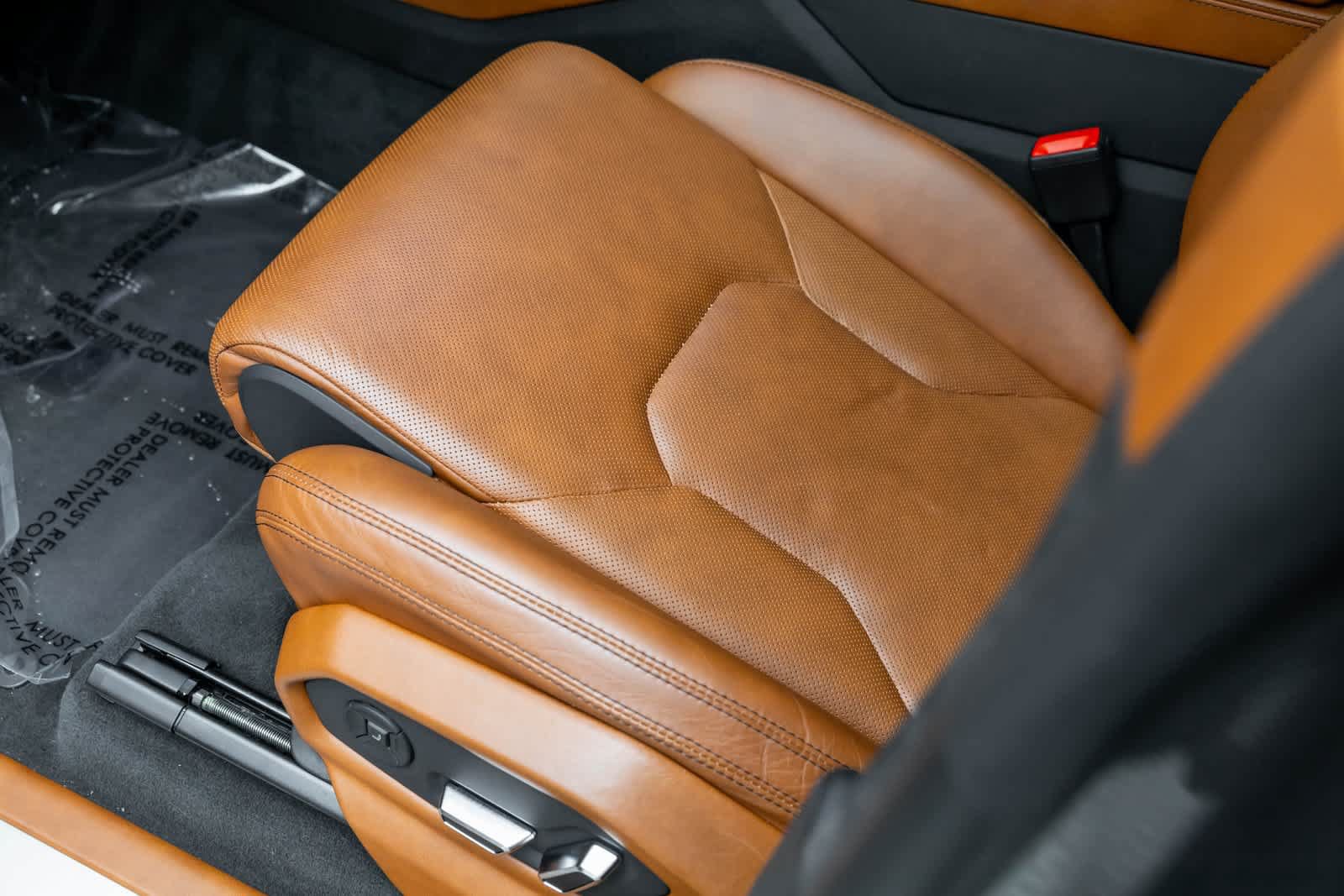 Used 2022 Lamborghini Urus AWD/4WD image 32