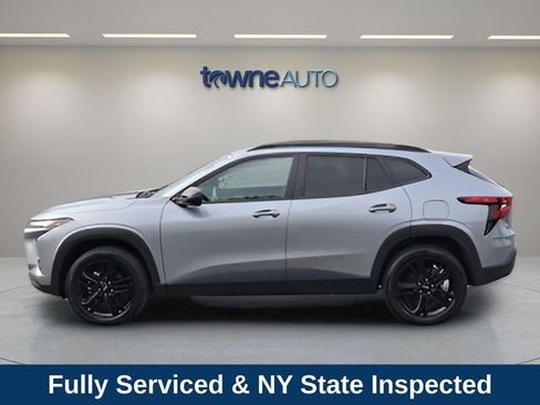 Used 2024 Chevrolet Trax ACTIV w/ Sunroof Package FWD image 2