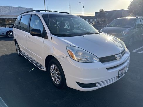 Used 2004 Toyota Sienna CE image 7