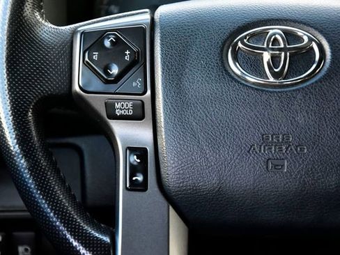 Used 2018 Toyota Tacoma TRD Off-Road image 19