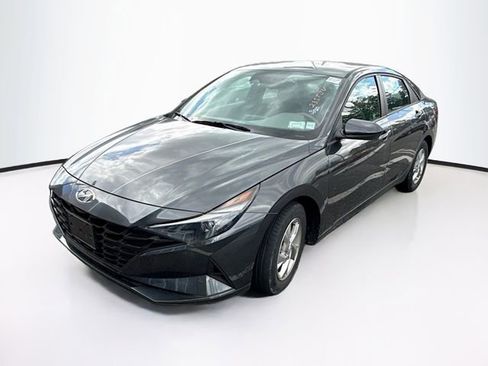 Used 2021 Hyundai Elantra SE FWD image 7