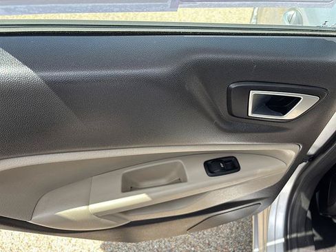 Certified 2017 Ford Fiesta Titanium FWD image 17