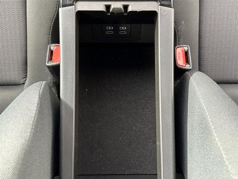 Used 2024 Toyota Prius LE image 33