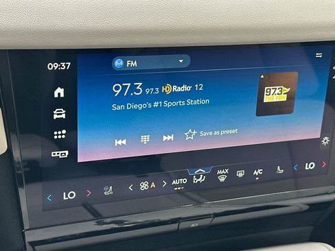 New 2026 Lincoln Navigator Premiere AWD/4WD image 18