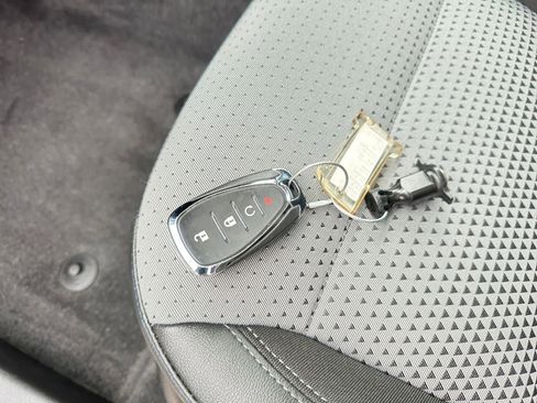 Used 2025 Chevrolet Trax LT image 22