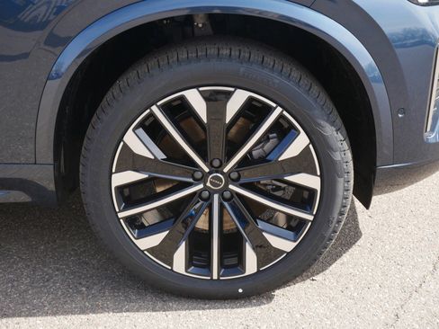 New 2026 Volvo XC90 T8 Plus w/ Protection Package Premier AWD/4WD image 4